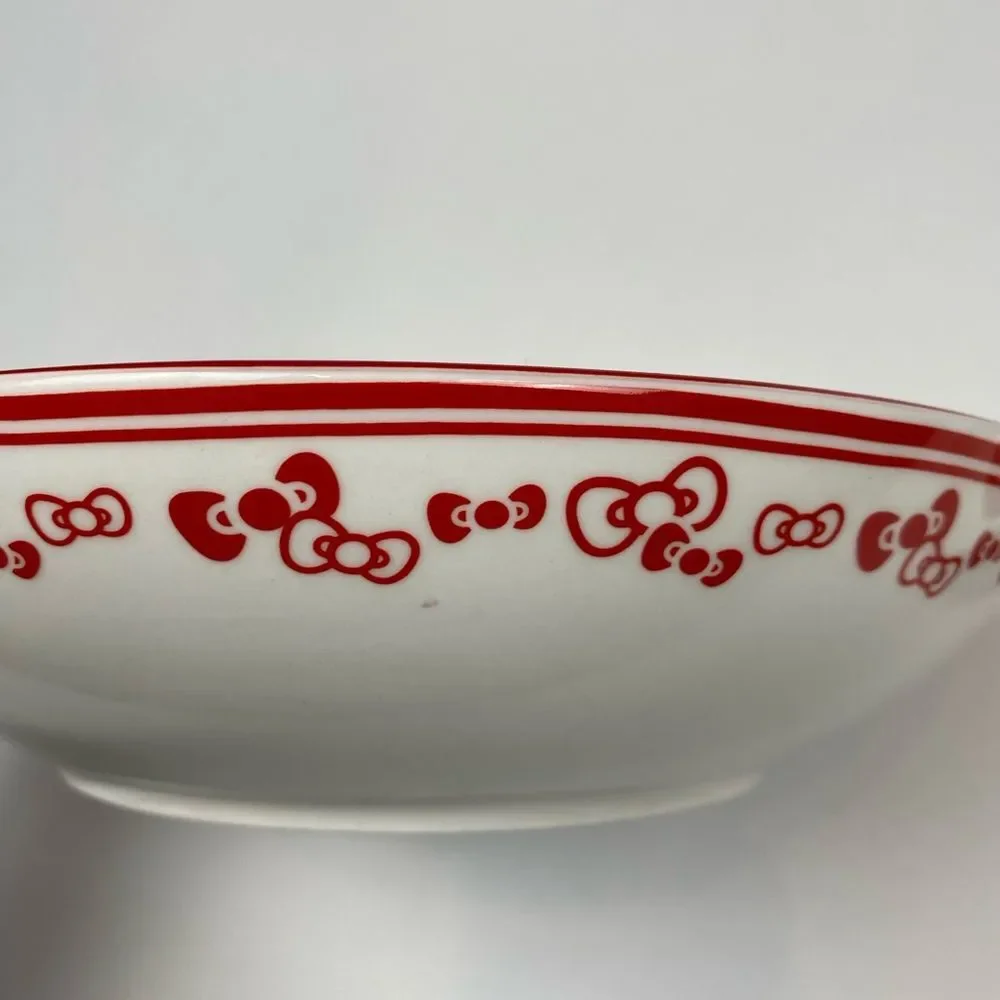 NWT‎ Hello Kitty 9 inch Ceramic Bowl Set